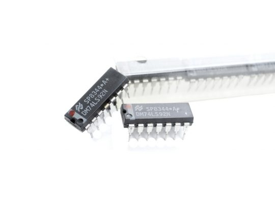 DM74LS92N  14 DIP ICs Monolithic Counter