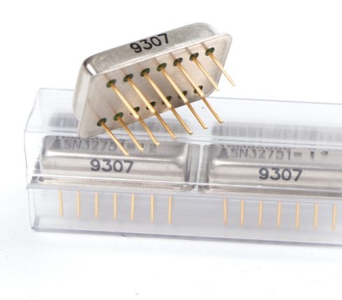 McCoy 00136 M55310/17-B11A 10 MHz Oscillator