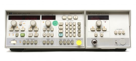 HP 8350B Sweep Oscillator w/ 83590A RF Plugin (2.0-20.0 GHz)